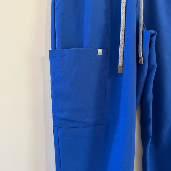 Fabletics Ion Scrub Pant - Picture 2 of 6